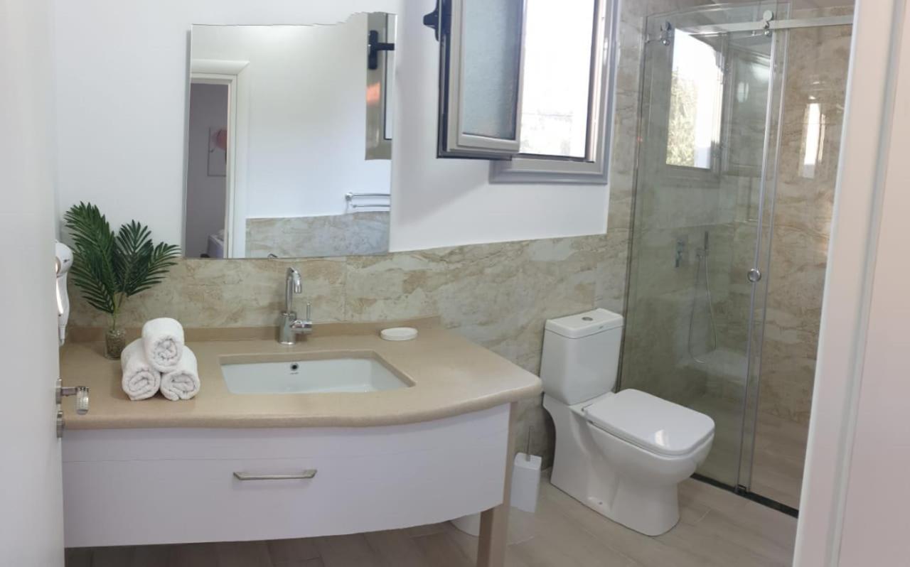 Mezzanine Bay Hotel Himare Exterior foto