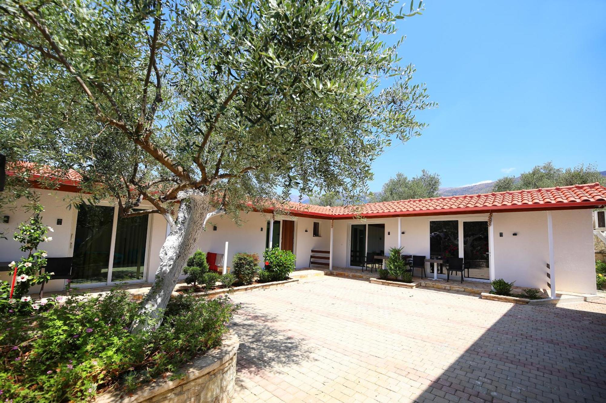 Mezzanine Bay Hotel Himare Exterior foto