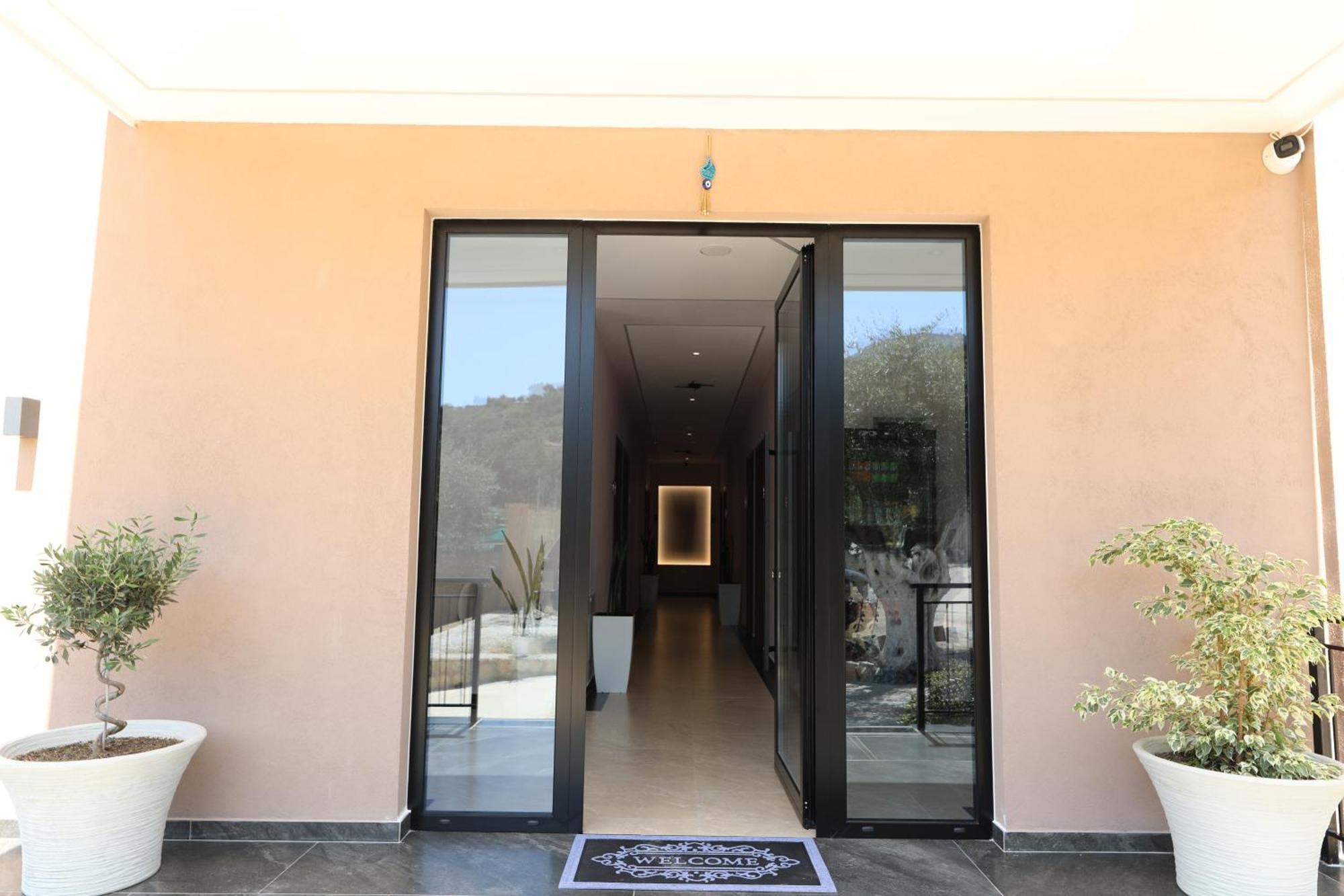 Mezzanine Bay Hotel Himare Exterior foto