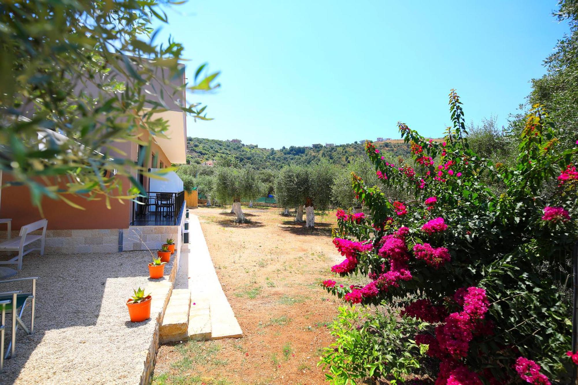 Mezzanine Bay Hotel Himare Exterior foto